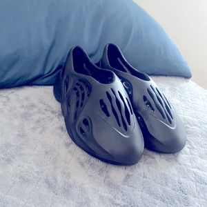 Yeezy foam runners